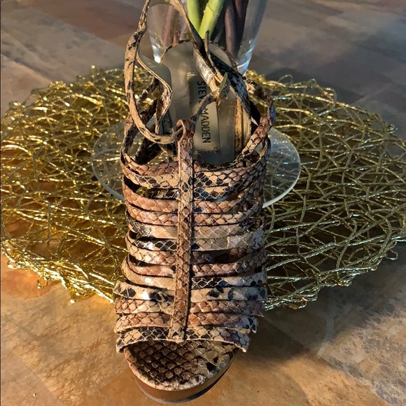 STEVE MADDEN SNAKESKIN SANDALS - Picture 7 of 8